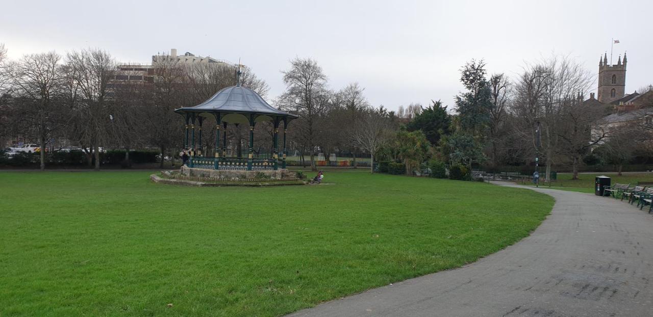 Holly Lodge Weston-super-Mare Exteriör bild